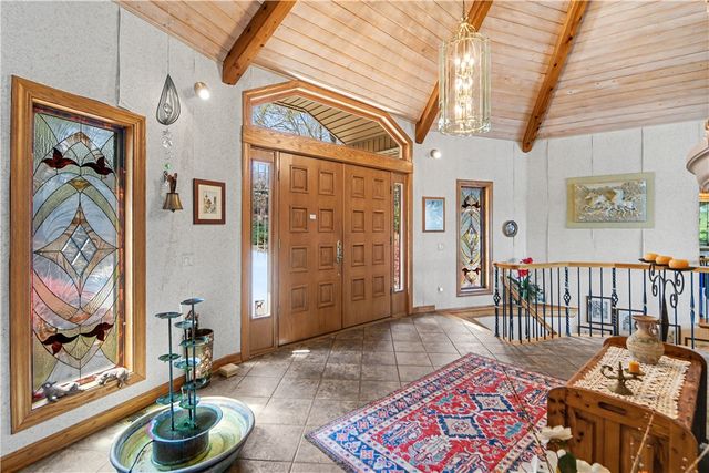 132 South Oak Pointe Drive, Seneca, SC 29672