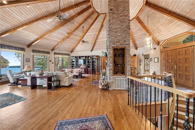 132 South Oak Pointe Drive, Seneca, SC 29672