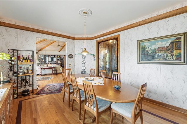 132 South Oak Pointe Drive, Seneca, SC 29672