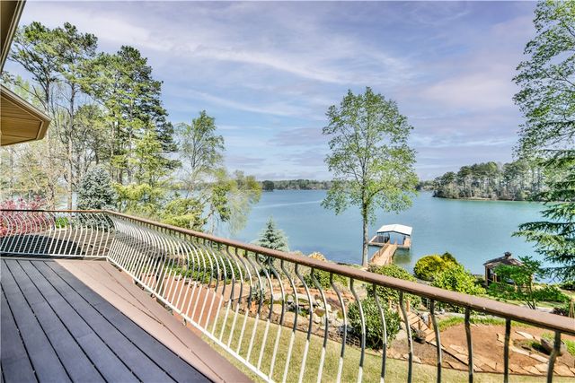 132 South Oak Pointe Drive, Seneca, SC 29672