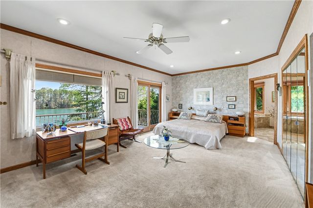 132 South Oak Pointe Drive, Seneca, SC 29672