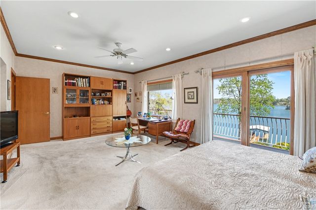 132 South Oak Pointe Drive, Seneca, SC 29672