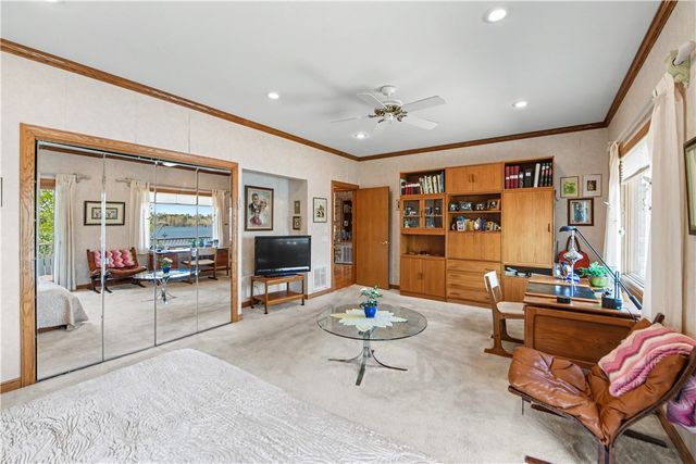 132 South Oak Pointe Drive, Seneca, SC 29672