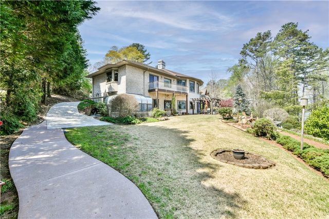 132 South Oak Pointe Drive, Seneca, SC 29672