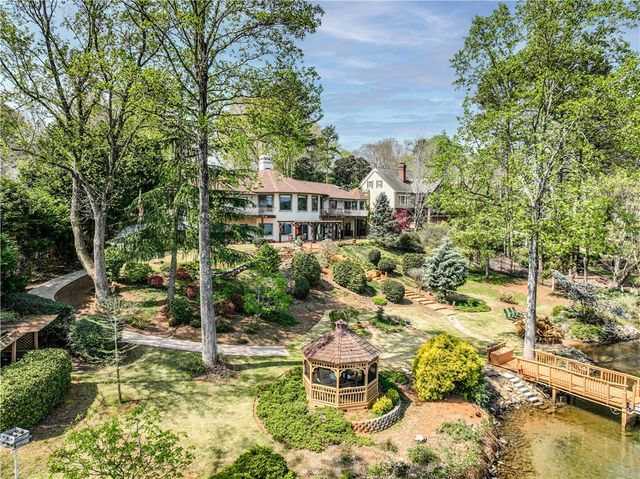 132 South Oak Pointe Drive, Seneca, SC 29672