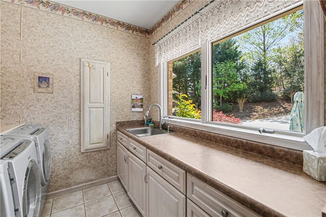 132 South Oak Pointe Drive, Seneca, SC 29672