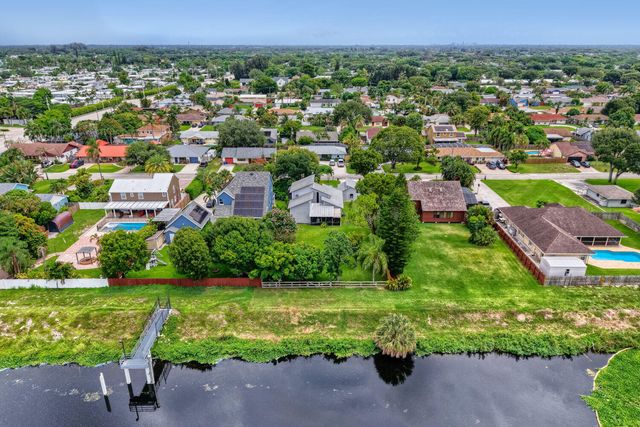 3918 Edgar Avenue, Boynton Beach, FL 33436
