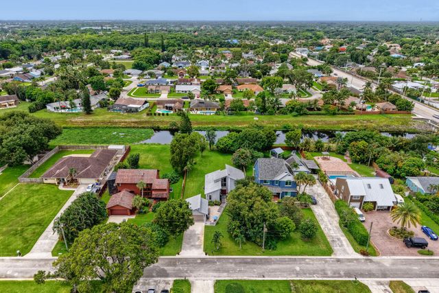 3918 Edgar Avenue, Boynton Beach, FL 33436