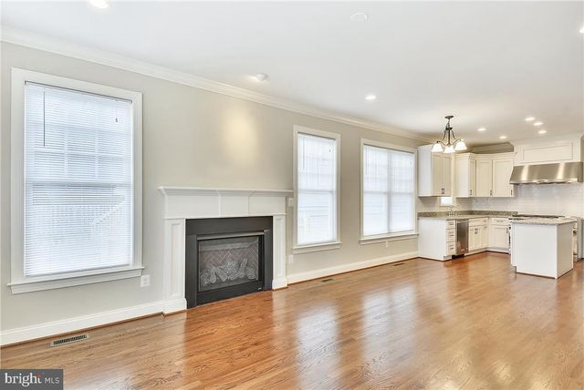 2205 N EDISON ST N, Arlington, VA 22207