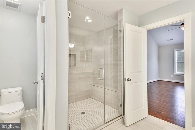 2205 N EDISON ST N, Arlington, VA 22207