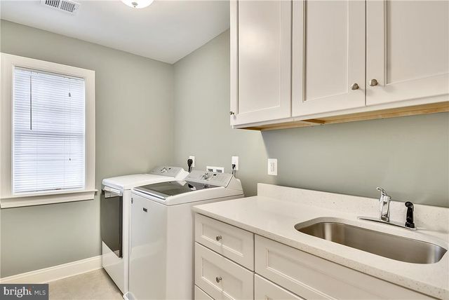 2205 N EDISON ST N, Arlington, VA 22207