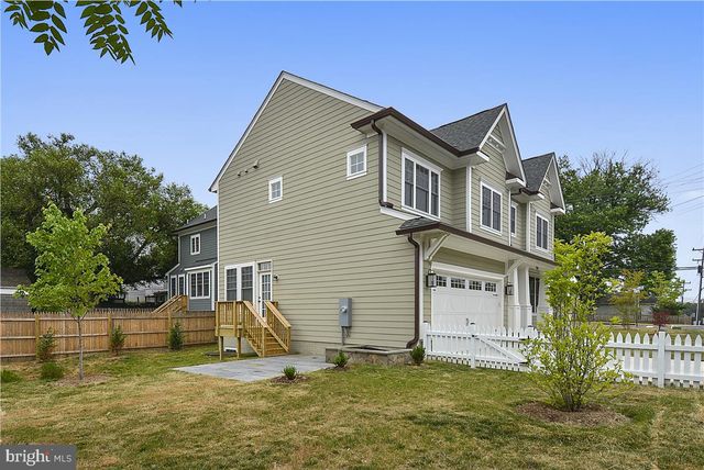 2205 N EDISON ST N, Arlington, VA 22207