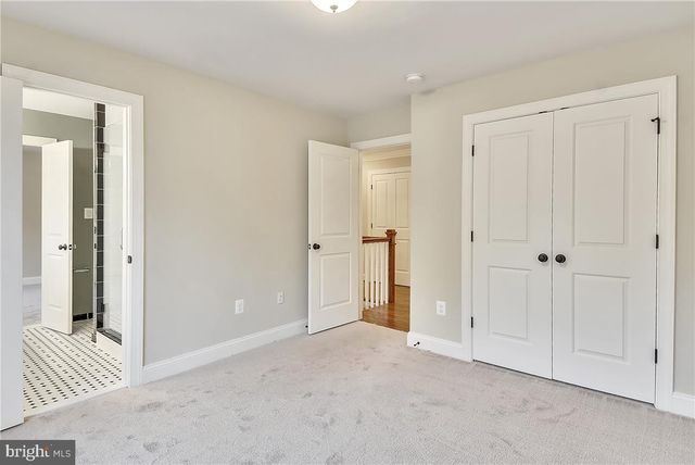 2205 N EDISON ST N, Arlington, VA 22207