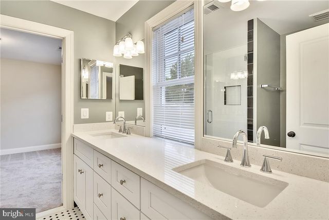 2205 N EDISON ST N, Arlington, VA 22207