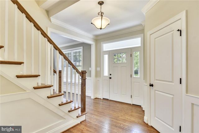 2205 N EDISON ST N, Arlington, VA 22207