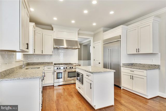 2205 N EDISON ST N, Arlington, VA 22207