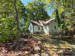 170 Meridian Street, Groton, CT 06340