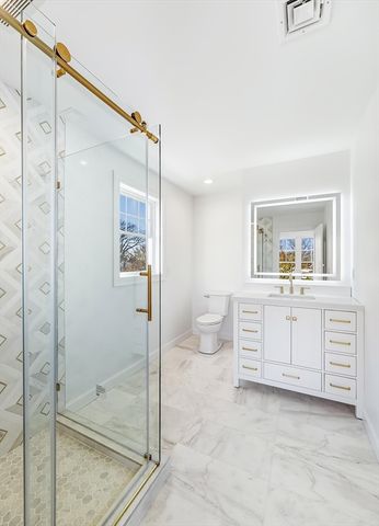 14 Ravenswood, Providence, RI 02908