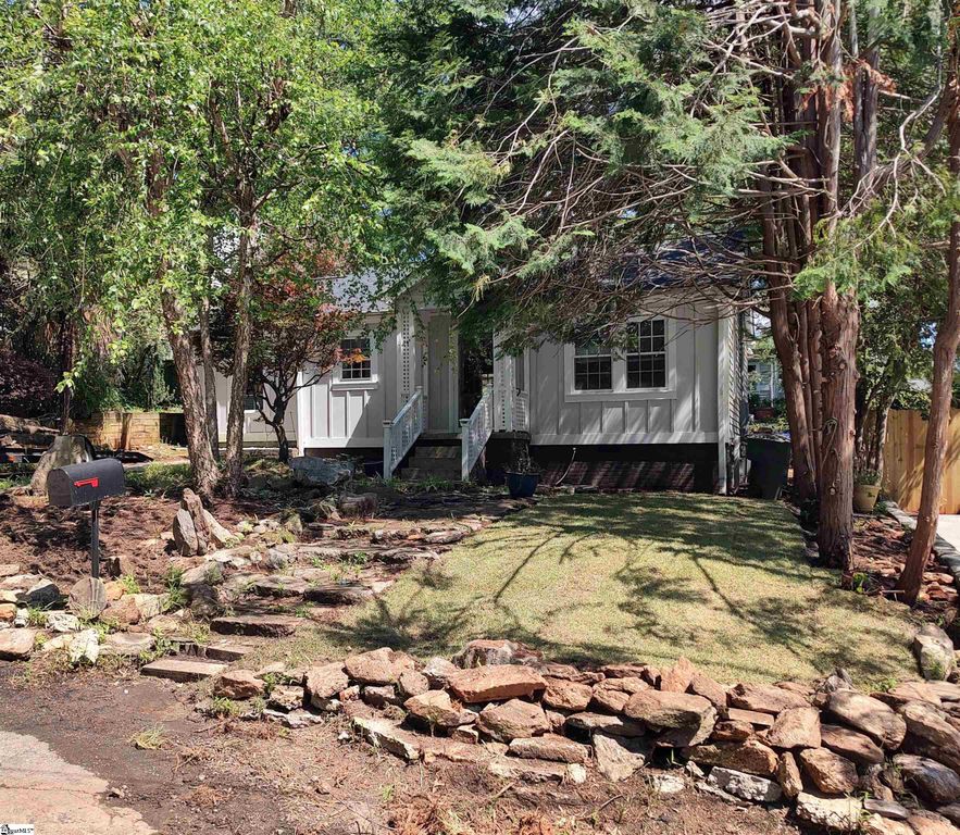 14 Dixie Avenue, Greenville, SC 29607