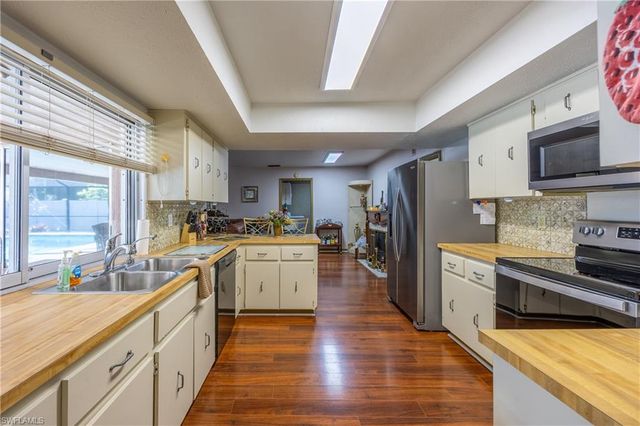 1314 SE 43rd TER, Cape Coral, FL 33904