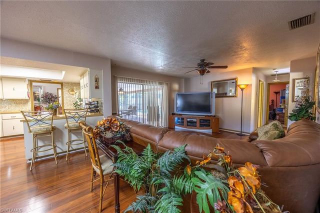 1314 SE 43rd TER, Cape Coral, FL 33904