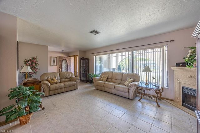 1314 SE 43rd TER, Cape Coral, FL 33904