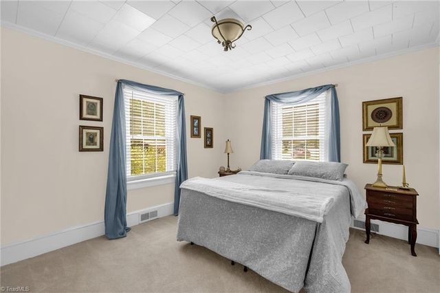 318 S Fayetteville Street, Liberty, NC 27298