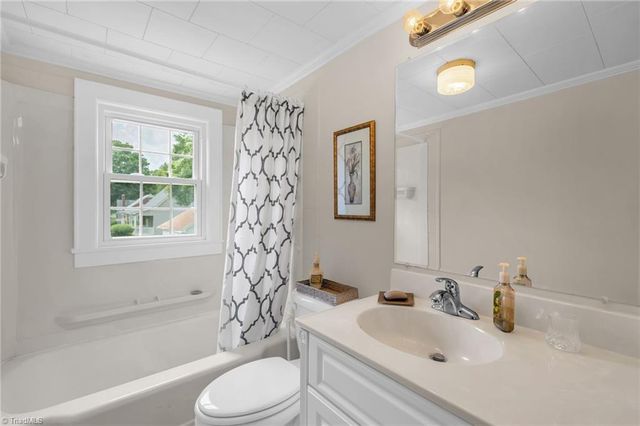 318 S Fayetteville Street, Liberty, NC 27298