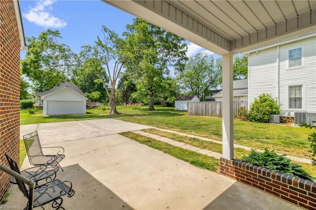 318 S Fayetteville Street, Liberty, NC 27298