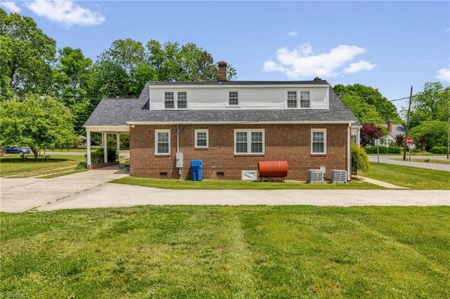 318 S Fayetteville Street, Liberty, NC 27298