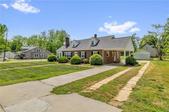 318 S Fayetteville Street, Liberty, NC 27298