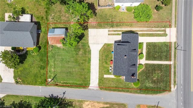 318 S Fayetteville Street, Liberty, NC 27298