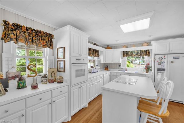 318 S Fayetteville Street, Liberty, NC 27298