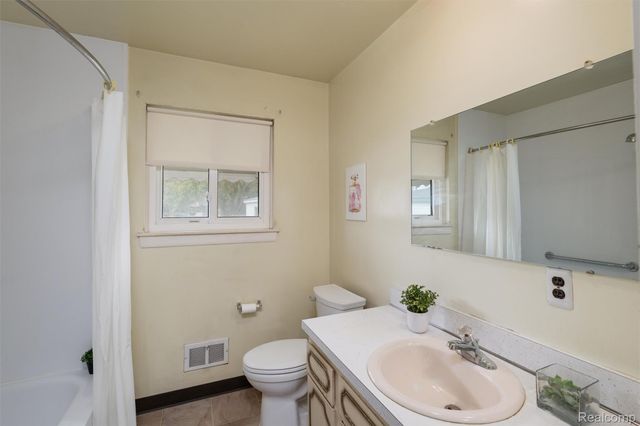 19462 Brandt Street, Roseville, MI 48066