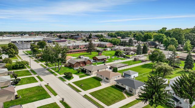 19462 Brandt Street, Roseville, MI 48066