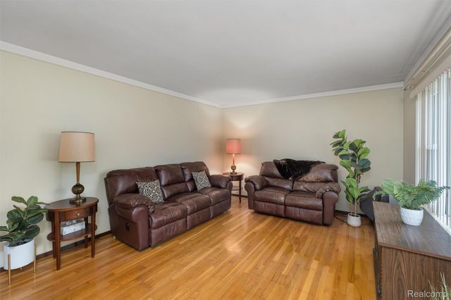 19462 Brandt Street, Roseville, MI 48066