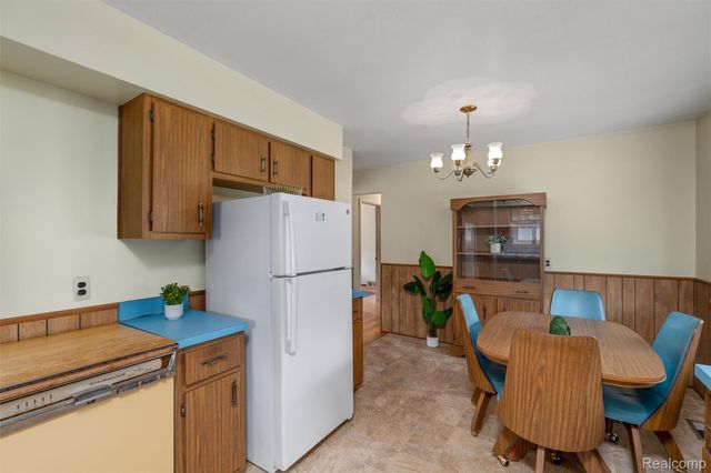 19462 Brandt Street, Roseville, MI 48066