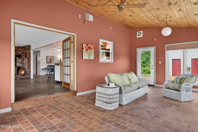 282 Hays Road, East Greenbush, NY 12033