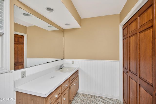 282 Hays Road, East Greenbush, NY 12033
