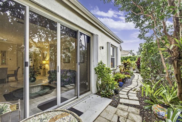 2085 Chagall Circle, West Palm Beach, FL 33409