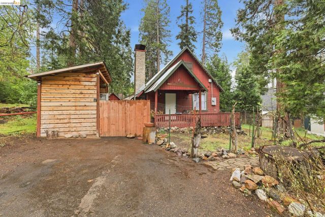 24249 Sugar Pine Rd, Mi Wuk Village, CA 95346