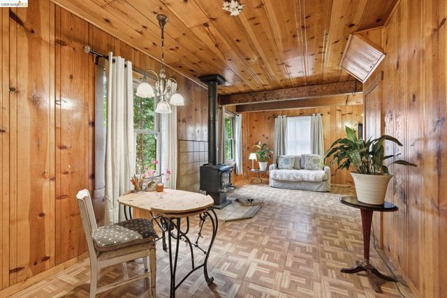 24249 Sugar Pine Rd, Mi Wuk Village, CA 95346