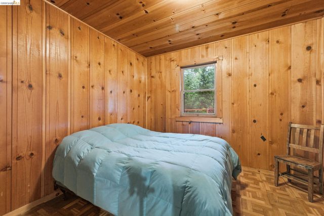 24249 Sugar Pine Rd, Mi Wuk Village, CA 95346