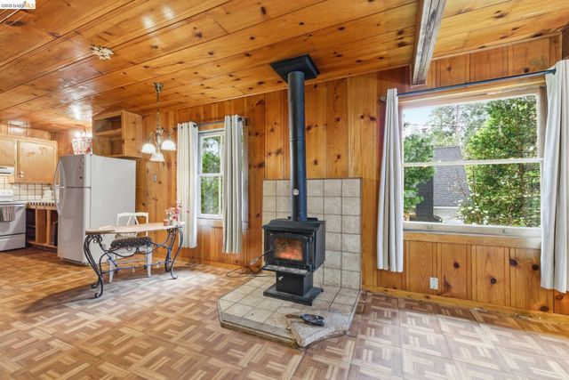 24249 Sugar Pine Rd, Mi Wuk Village, CA 95346