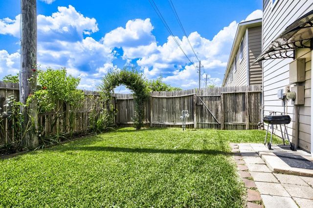 6147 Yorktown Meadow Lane, Houston, TX 77084