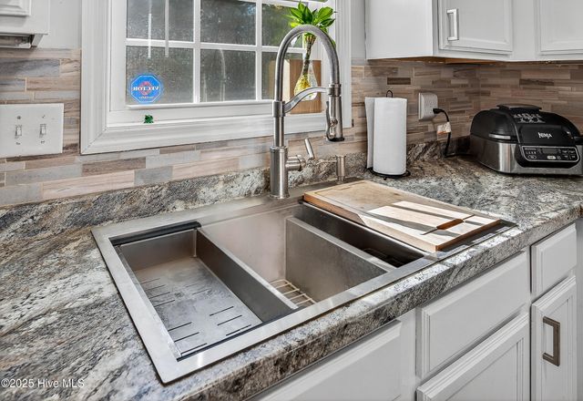 109 Jenna Rea Road, Hubert, NC 28539