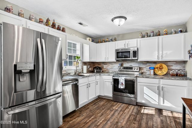 109 Jenna Rea Road, Hubert, NC 28539