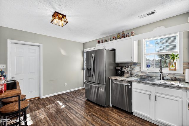 109 Jenna Rea Road, Hubert, NC 28539