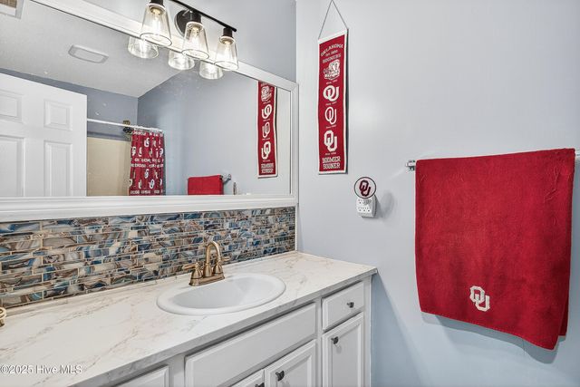 109 Jenna Rea Road, Hubert, NC 28539