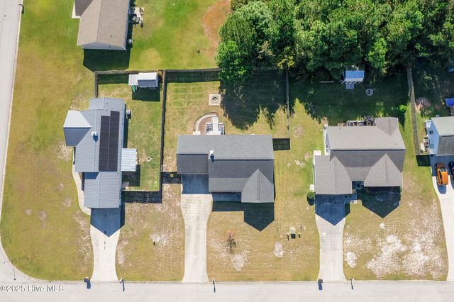 109 Jenna Rea Road, Hubert, NC 28539